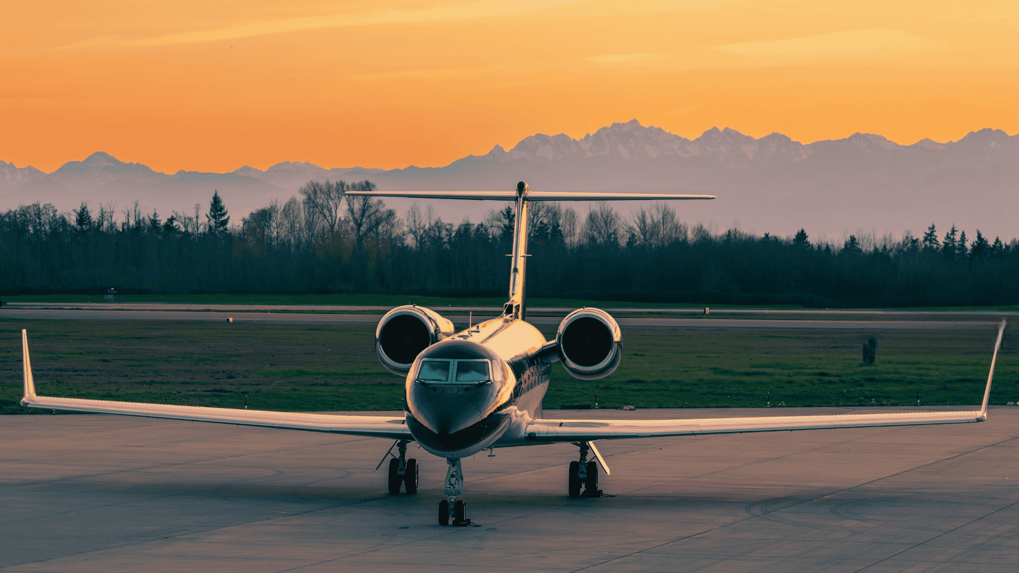 Private jet at Paine Field